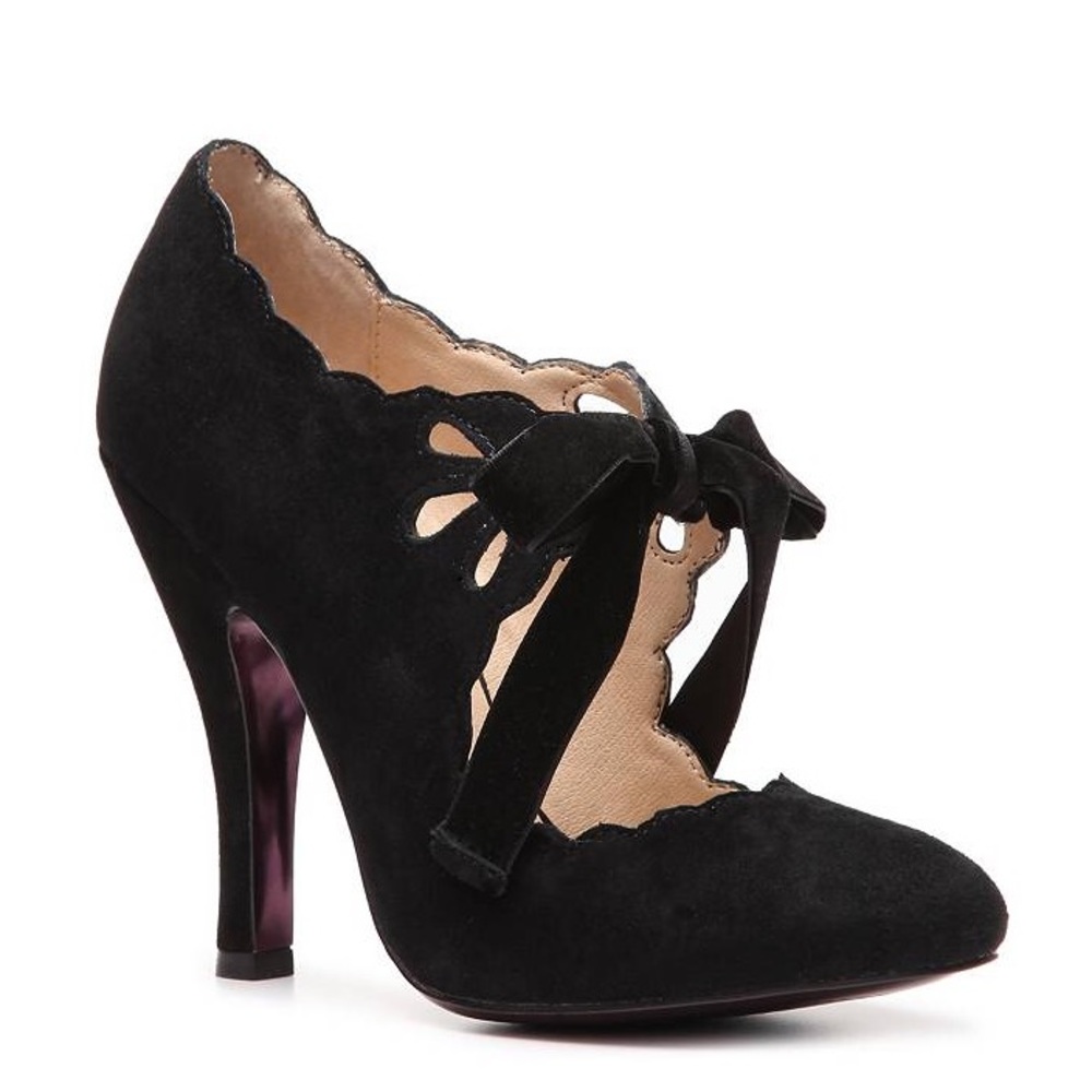 Black Suede Heels / Mojo Moxie Tie Pumps / Velvet